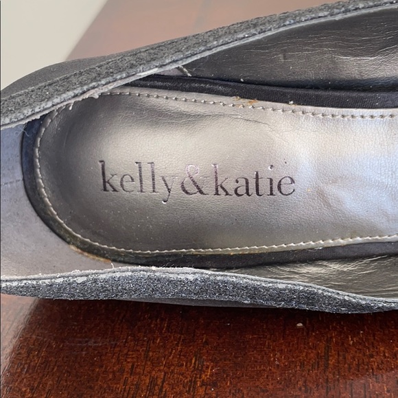 KELLY & KATIE BLK FABRIC DRESS PUMP - Picture 5 of 6